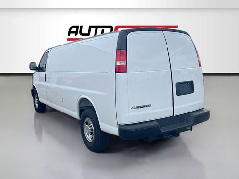 Used 2025 Chevrolet Express 2500 Extended w/ Enhanced Convenience Package RWD image 5