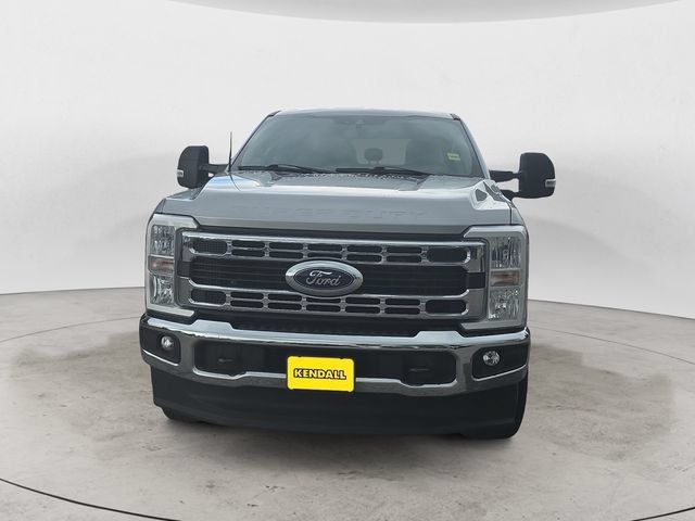 Used 2023 Ford F350 XLT AWD/4WD image 2