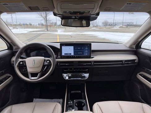 Used 2024 Lincoln Corsair AWD image 14
