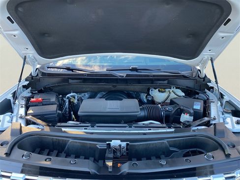 Used 2021 GMC Yukon Denali w/ Denali Premium Package image 11