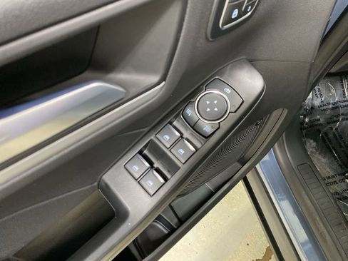 Used 2025 Ford Escape Platinum w/ Premium Technology Package image 37