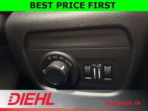 New 2025 Jeep Grand Cherokee Altitude w/ Trailer Tow Package image 23