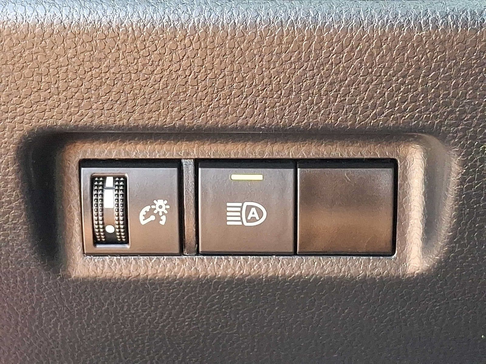 Used 2021 Toyota RAV4 XLE AWD/4WD image 26