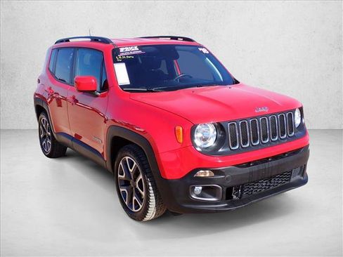 Used 2018 Jeep Renegade Latitude FWD image 6