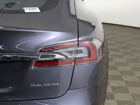 Used 2020 Tesla Model S Long Range image 17