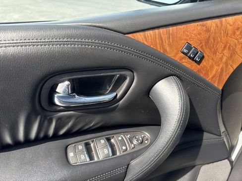 Used 2024 Nissan Armada SL w/ Captain's Chairs Package AWD/4WD image 23