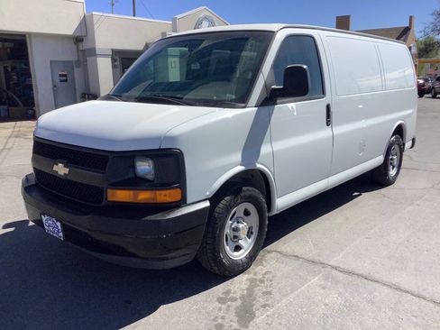 Used 2003 Chevrolet Express 1500 image 3