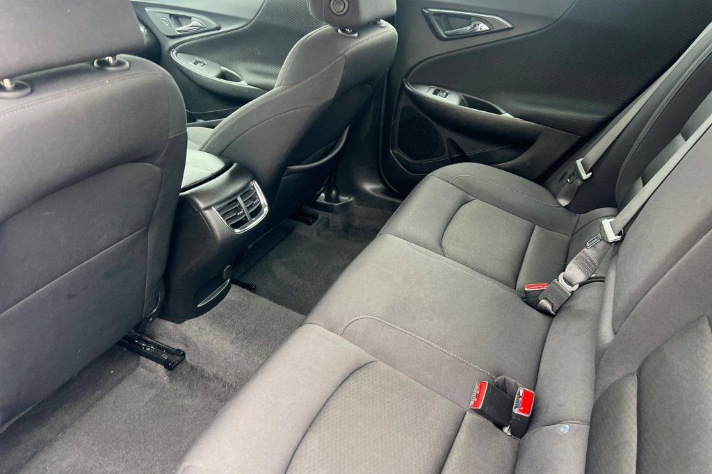 Used 2024 Chevrolet Malibu LT FWD image 9