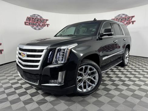 Used 2018 Cadillac Escalade Premium Luxury image 1