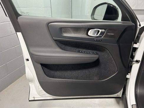 Certified 2024 Volvo XC40 Recharge Ultimate w/ Protection Package Premier image 8