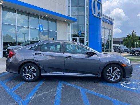 Used 2018 Honda Civic EX image 5