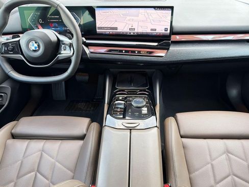 Certified 2025 BMW 540i xDrive AWD/4WD image 15