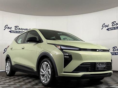 New 2027 Chevrolet Bolt LT w/ Comfort Package FWD image 4