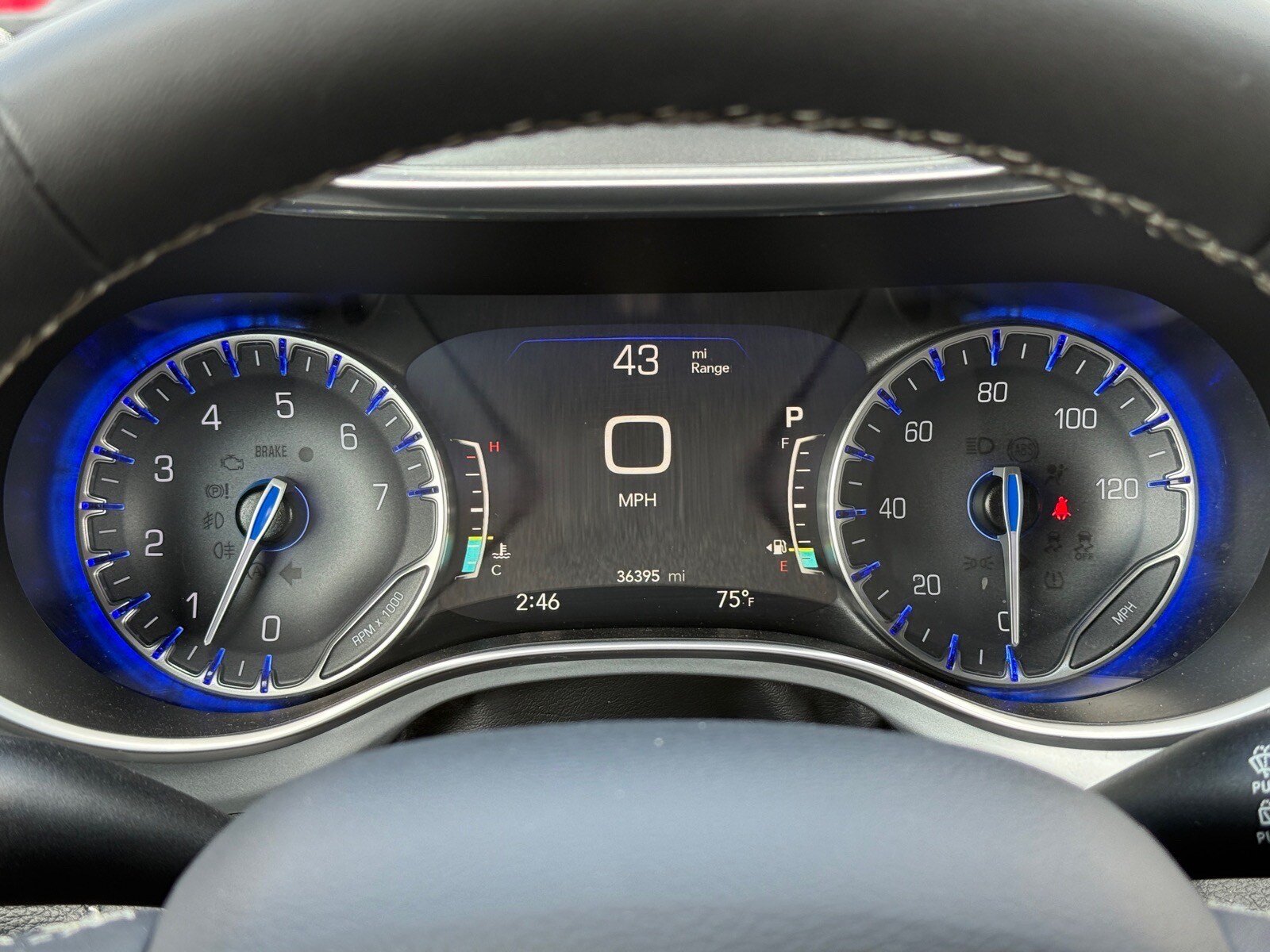 Used 2025 Chrysler Pacifica Limited FWD image 16
