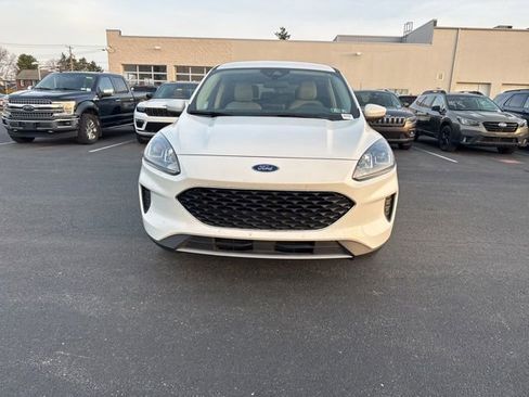Used 2020 Ford Escape SE image 5