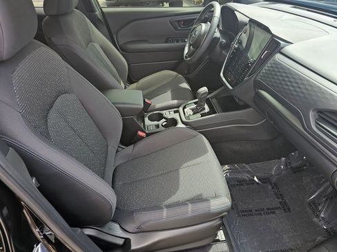 Used 2025 Subaru Forester Premium AWD/4WD image 11
