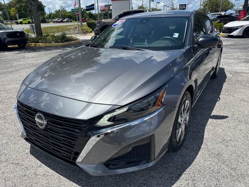 Used 2024 Nissan Altima 2.5 S FWD image 4