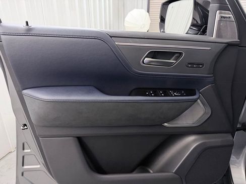 New 2026 INFINITI QX80 4WD image 10