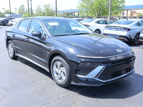 New 2026 Hyundai Sonata SE FWD image 1