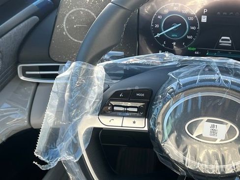 New 2026 Hyundai Elantra Limited image 19