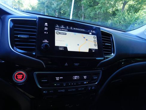 Used 2022 Honda Pilot Touring image 10