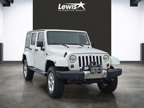 Used 2013 Jeep Wrangler Unlimited Sahara w/ Connectivity Group AWD/4WD image 6