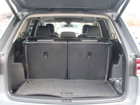 Used 2025 Volkswagen Atlas SEL Premium R-Line image 33