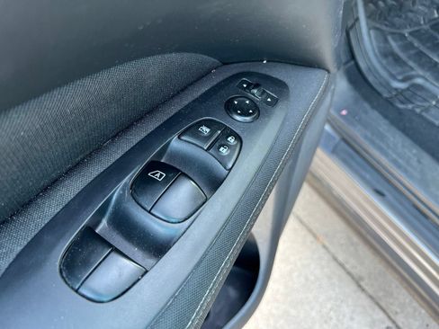 Used 2017 Nissan Pathfinder S FWD image 11