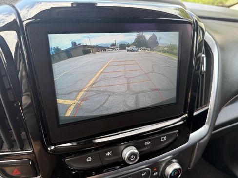 Used 2019 Chevrolet Traverse LT FWD image 13