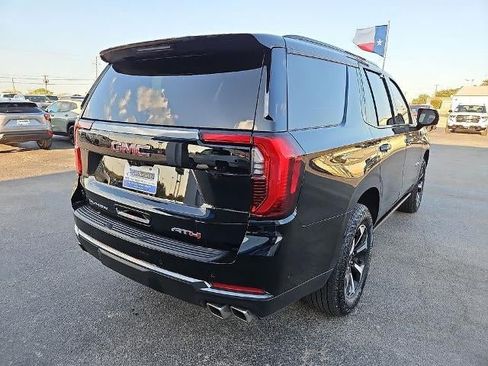 Used 2025 GMC Yukon AT4 w/ AT4 Premium Plus Package AWD/4WD image 7