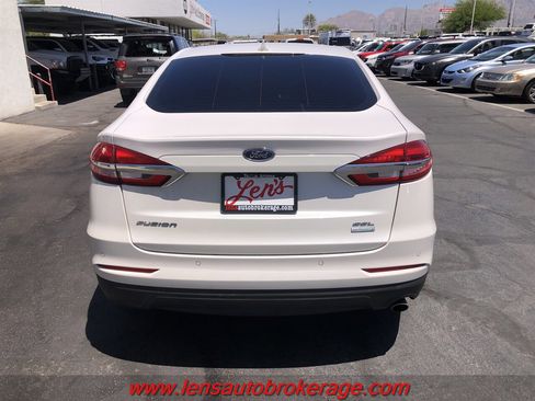 Used 2020 Ford Fusion SEL FWD image 4