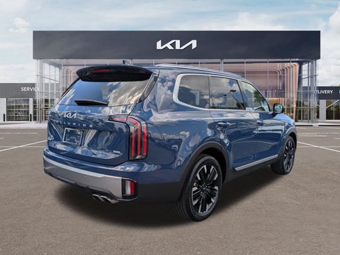Certified 2025 Kia Telluride SX Prestige AWD/4WD image 4