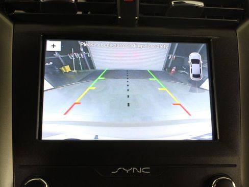 Used 2019 Ford Fusion SE image 25