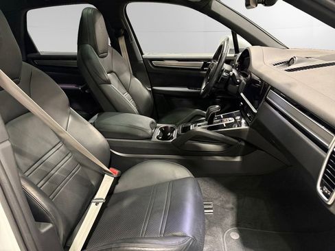Used 2022 Porsche Cayenne Platinum Edition AWD/4WD image 15