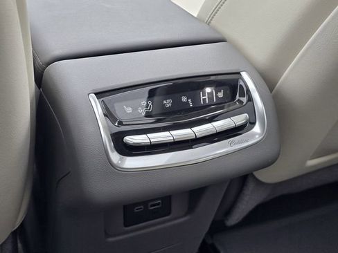 Certified 2023 Cadillac XT6 Premium Luxury w/ LPO, Floor Liner Package image 25