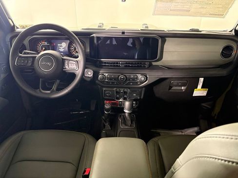 New 2026 Jeep Gladiator Mojave AWD/4WD image 39