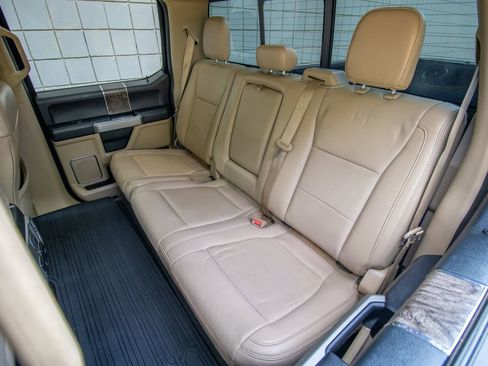 Used 2019 Ford F250 Lariat w/ Lariat Ultimate Package image 17