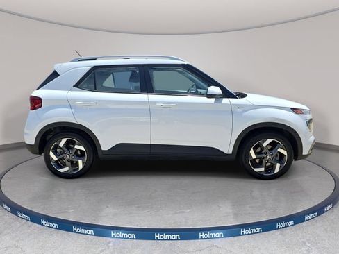 Used 2025 Hyundai Venue SEL FWD image 5