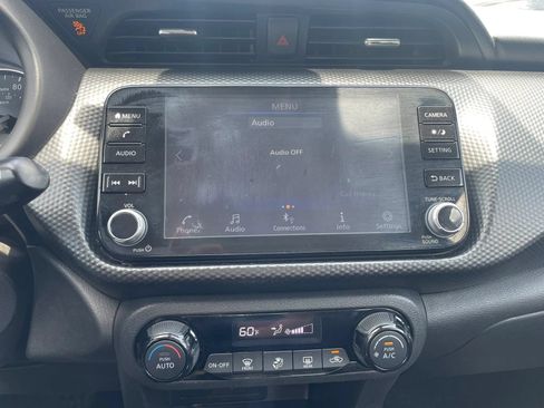 Used 2021 Nissan Kicks SV FWD image 22