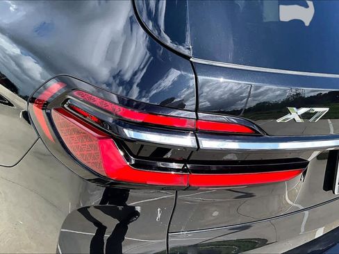 Used 2025 BMW X7 xDrive40i AWD/4WD image 28