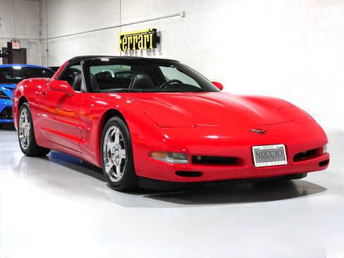 Used 1997 Chevrolet Corvette Coupe w/ Memory Pkg RWD image 48