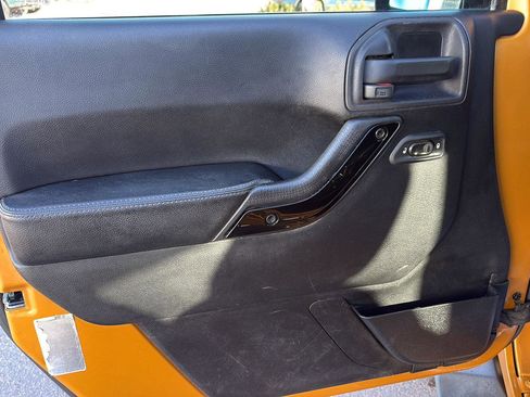 Used 2014 Jeep Wrangler Altitude image 14