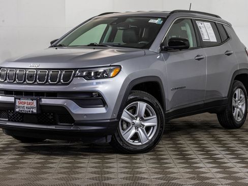 Used 2022 Jeep Compass Latitude w/ Convenience Group AWD/4WD image 2