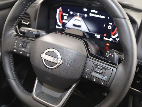 Used 2025 Nissan Rogue SL w/ Tech Package FWD image 40
