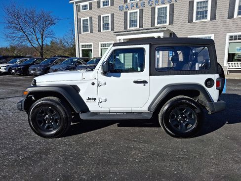 Used 2023 Jeep Wrangler Sport image 8