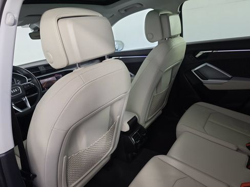 Certified 2022 Audi Q3 2.0T Premium Plus w/ Premium Plus Package AWD/4WD image 38