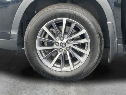 Used 2019 Toyota Highlander XLE AWD/4WD image 29