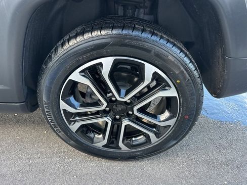 Used 2022 Jeep Compass Limited image 28