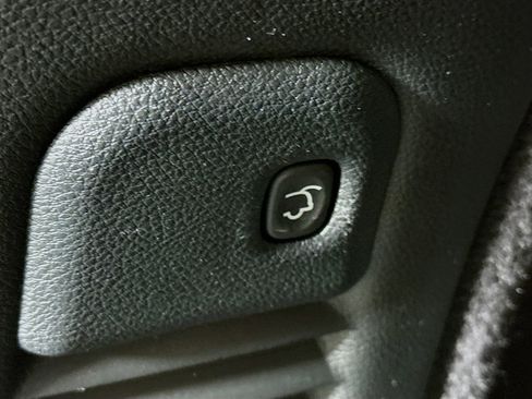 Used 2022 Dodge Durango R/T w/ Blacktop Package image 32