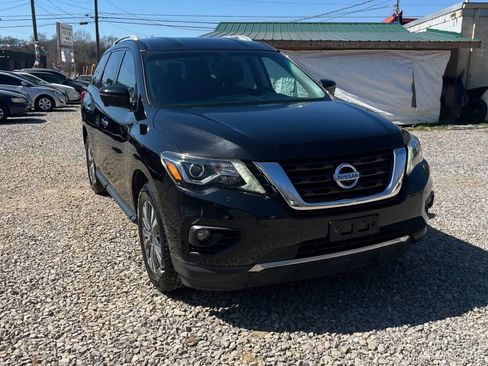 Used 2019 Nissan Pathfinder SL image 4